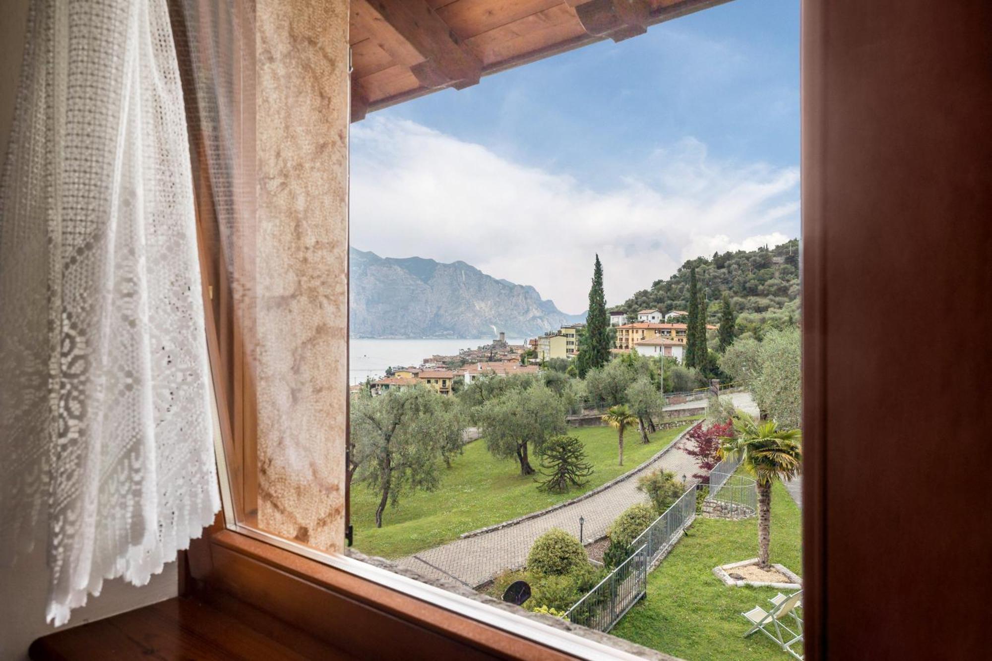 Appartamento Casa Carlotta Malcesine Esterno foto